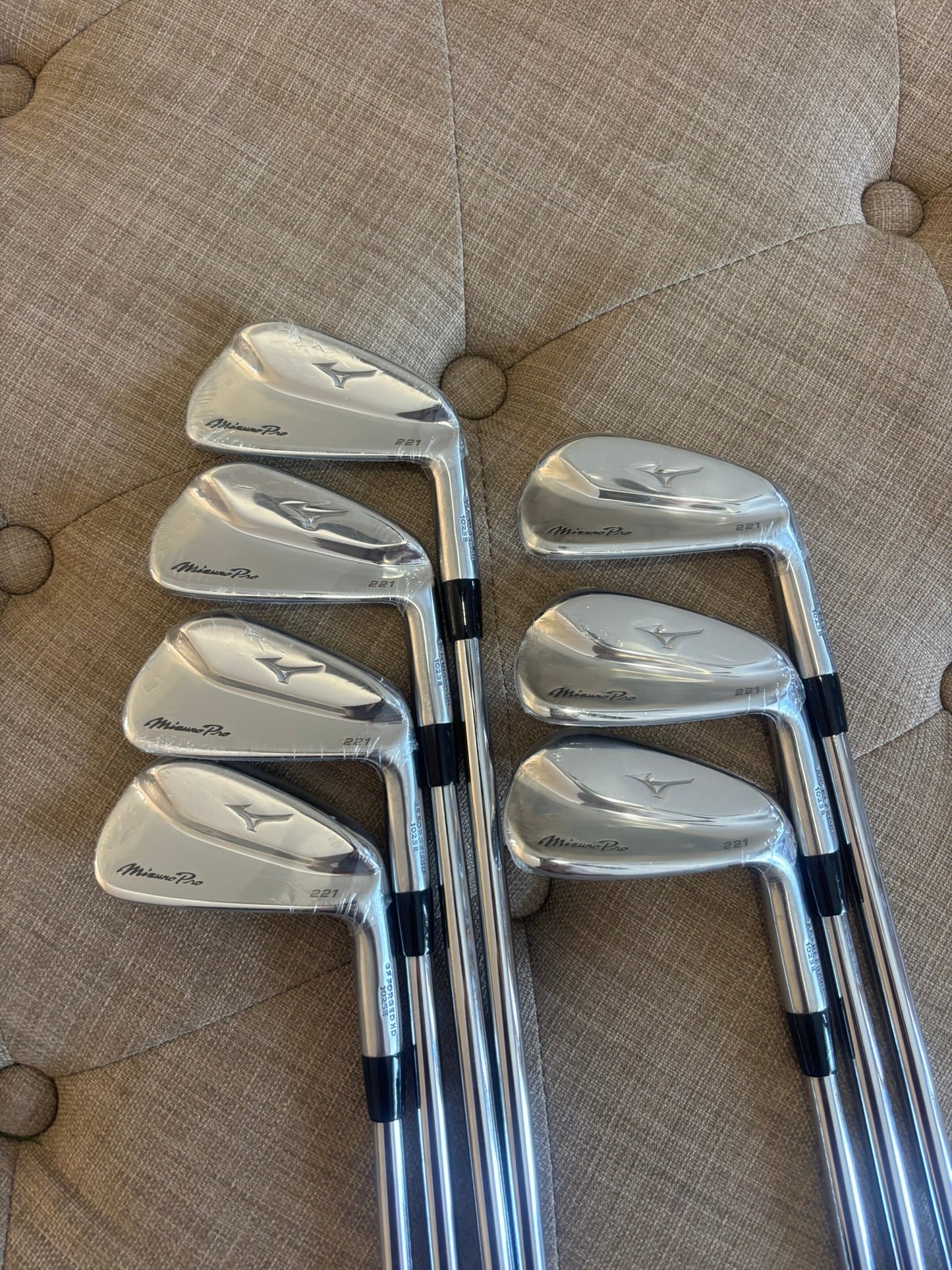 Pro 221 Iron Set
